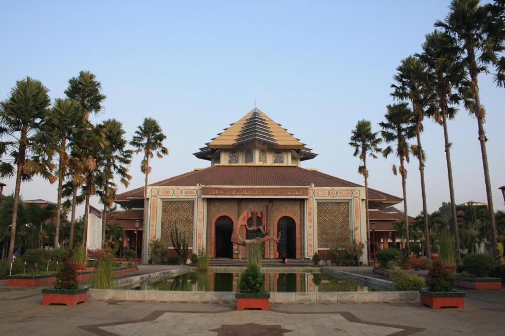 Hotel Tentrem Yogyakarta Exteriör bild