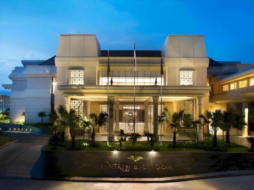 Hotel Tentrem Yogyakarta Exteriör bild